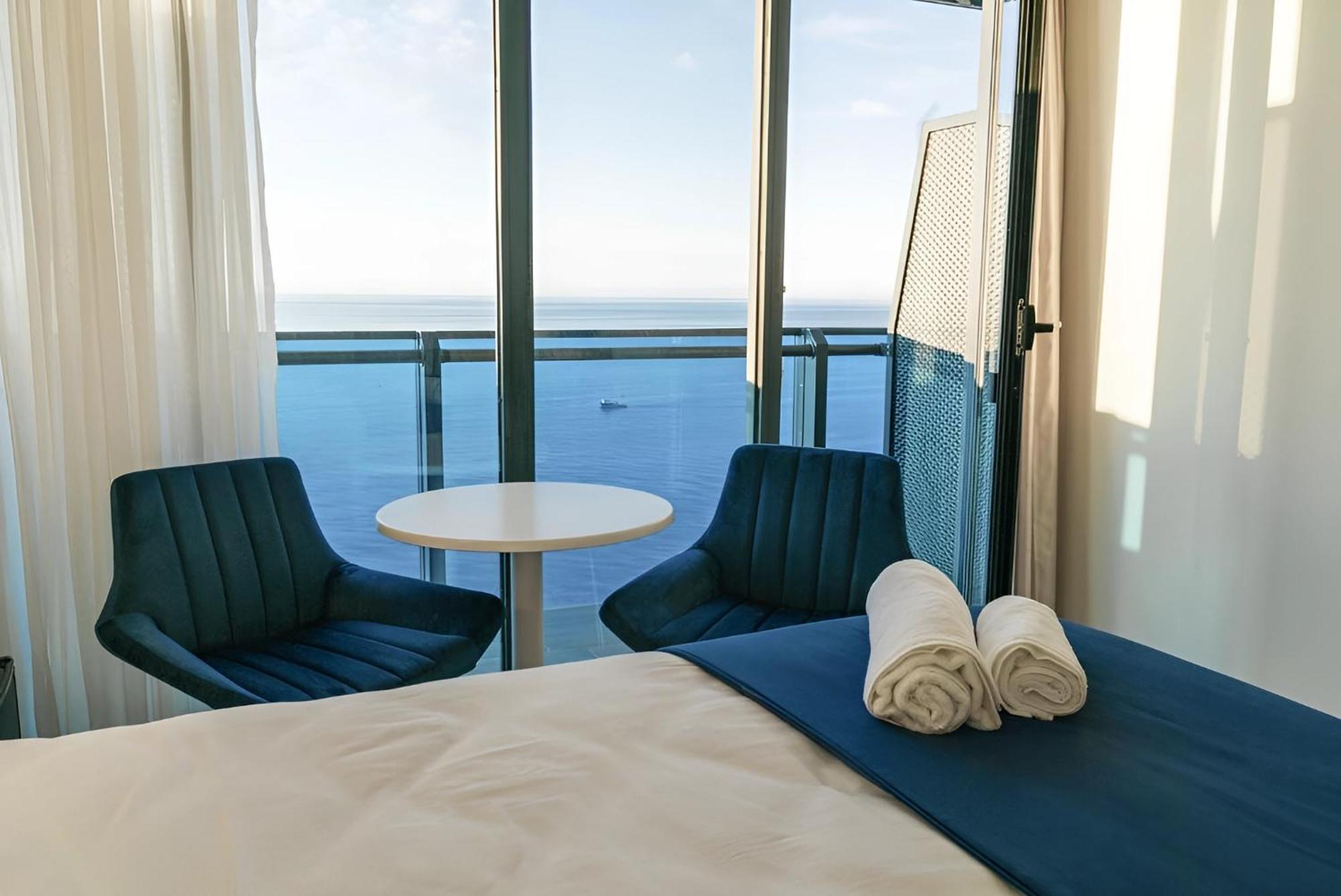 Orbi Batumi City Beach View Hotel Екстер'єр фото