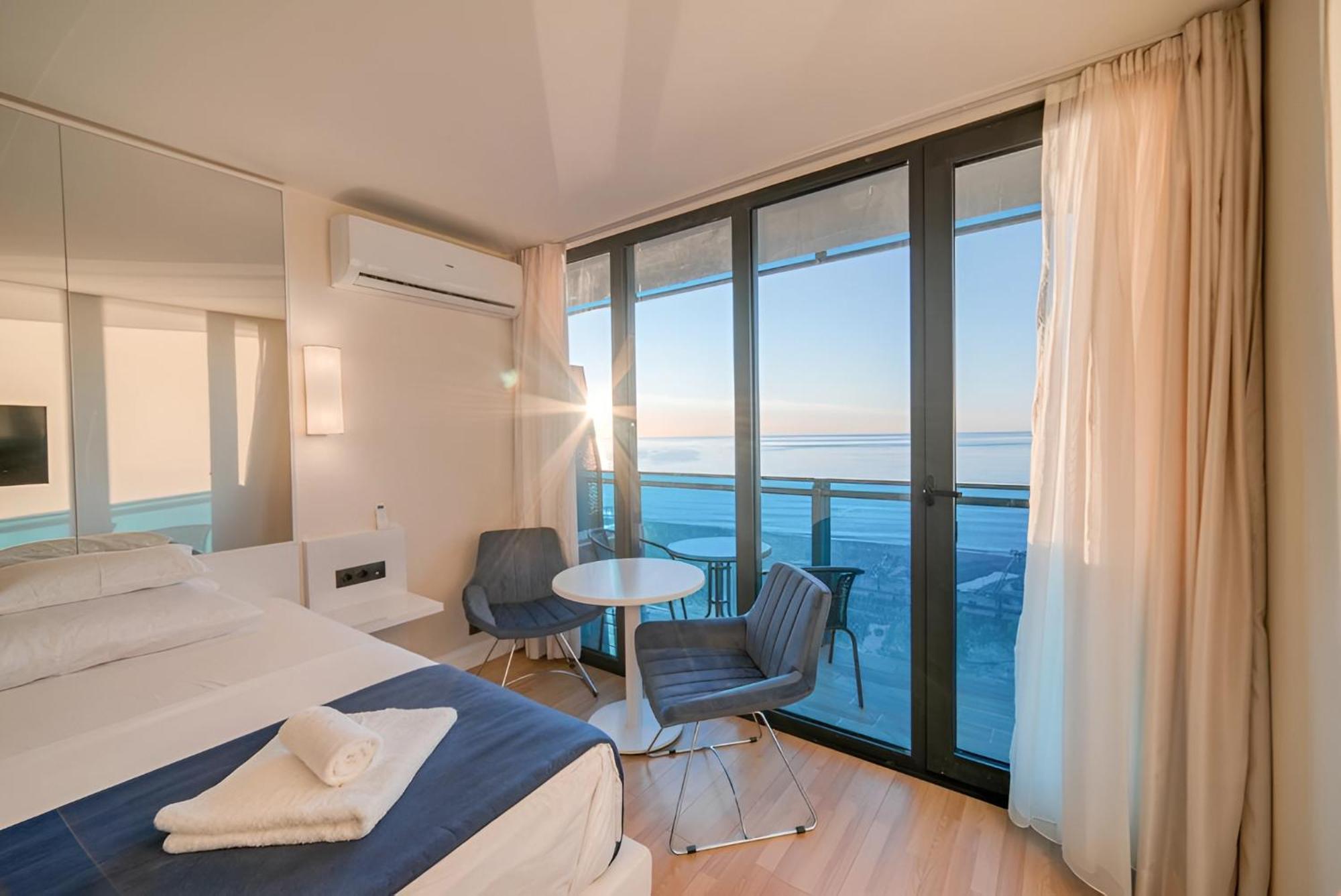Orbi Batumi City Beach View Hotel Екстер'єр фото