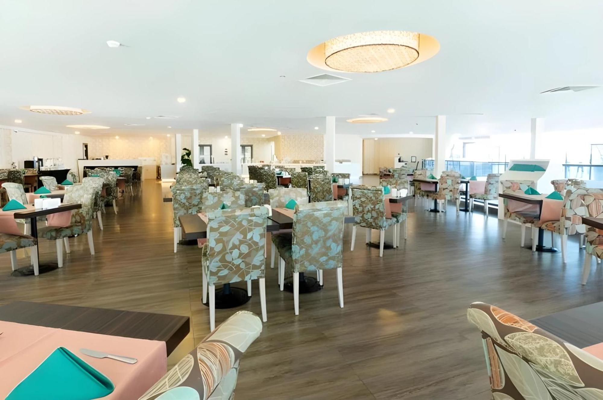 Orbi Batumi City Beach View Hotel Екстер'єр фото