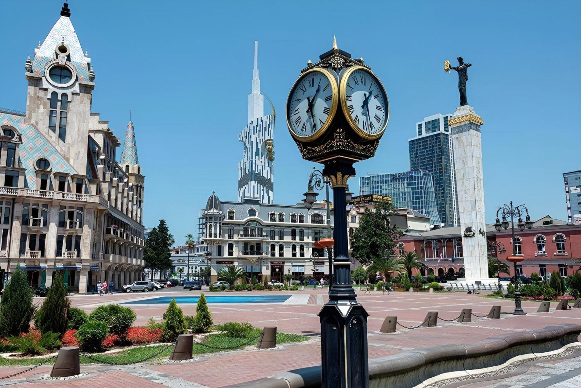 Orbi Batumi City Beach View Hotel Екстер'єр фото